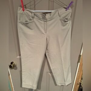 Roz & Ali Light Gray Cropped Pants